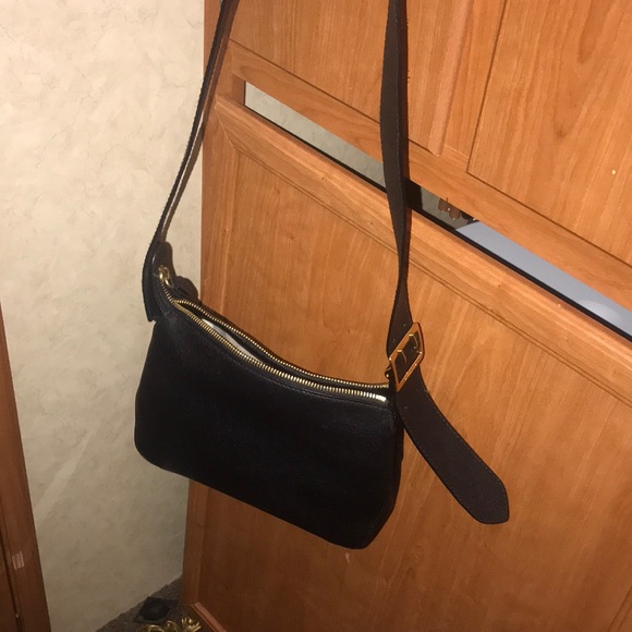 Black n gold Burberry side shoulder - Picture 4 of 4